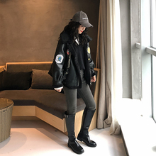 PU皮衣外套加绒加厚棉衣肩章夹克短羊羔毛皮毛一体 机车服女冬潮款