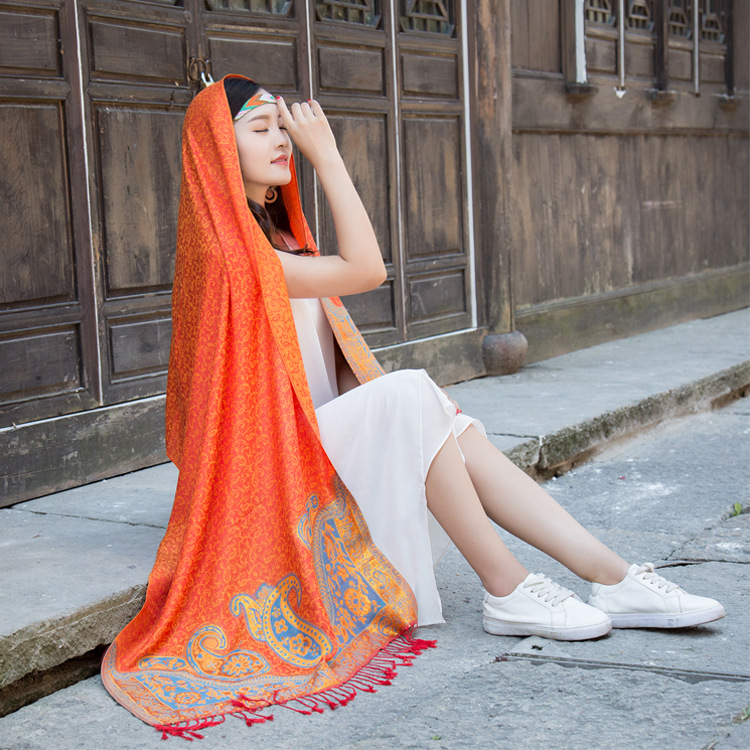 云南丽江青海旅游拍照红披肩沙漠草原民族风围巾女秋冬季保暖外搭