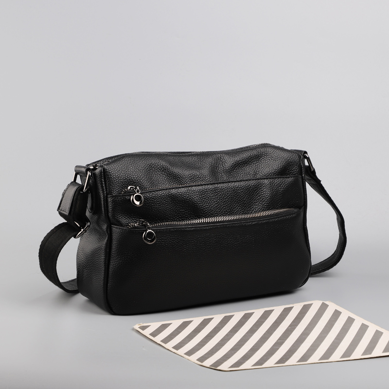 中年女士包包大气多层软皮女包