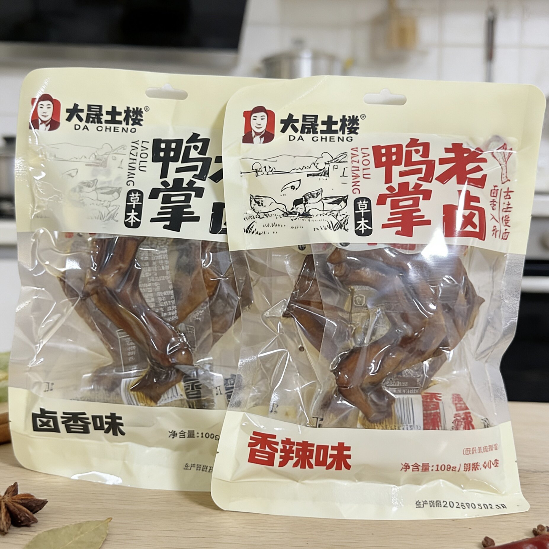 大晟土楼老卤鸭掌草本香辣27g