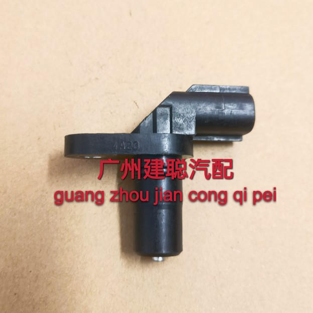 适用于凯越波箱车速传感器乐风自动挡变速箱转速输出传感器
