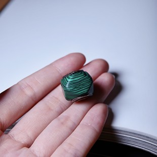 料器孔雀石八棱单珠双色铜镶嵌孔道藏式文玩念珠多宝锁骨链配珠