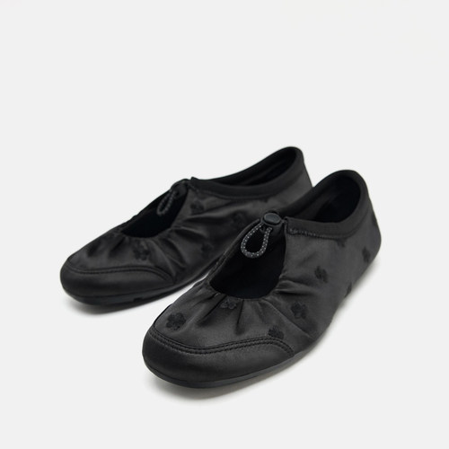 ZABATANA时尚运动风外穿芭蕾鞋