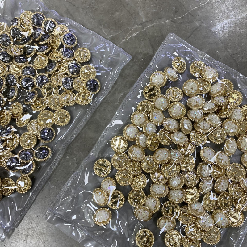 【艺森】鱼鳞片金属纽扣时尚设计