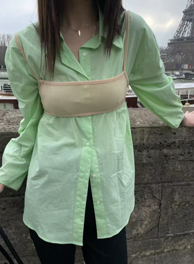 嫩绿色翻领衬衫