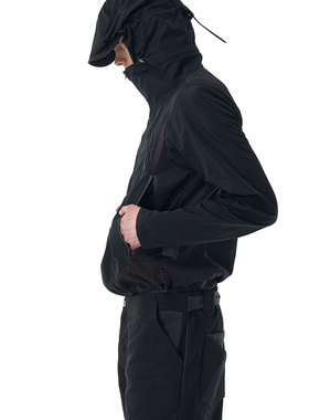 BEVAN UP|UPF100+ 剪裁 可拆卸帽 防泼立领冲锋防晒夹克