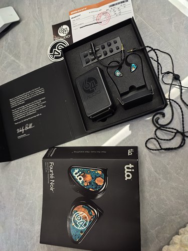 98新国行64Audio Noir限量版500四单元圈铁混合低音入耳式耳机