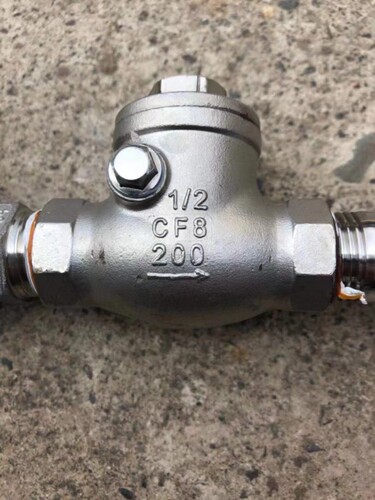 用于新华设备CF8不锈钢卧式止回逆止阀旋启式压内螺纹单向阀门1/2
