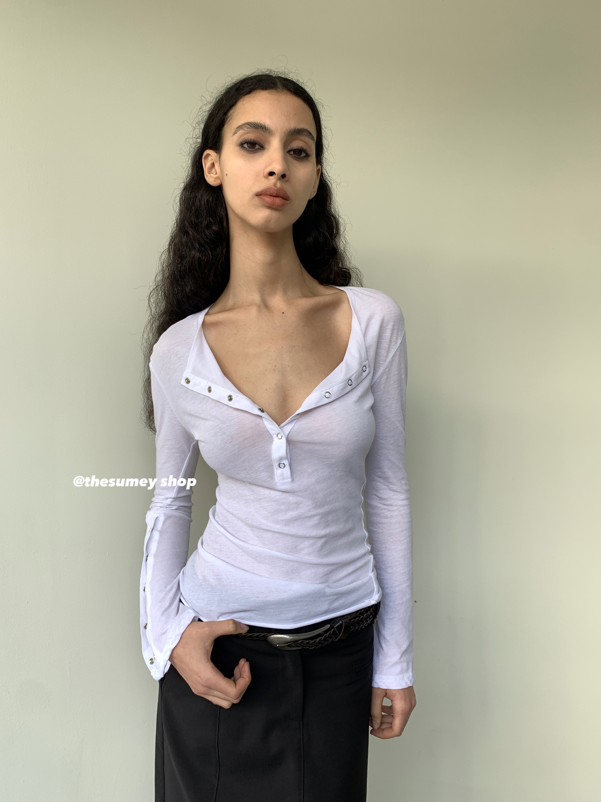 半开领纽扣长袖正肩T恤女