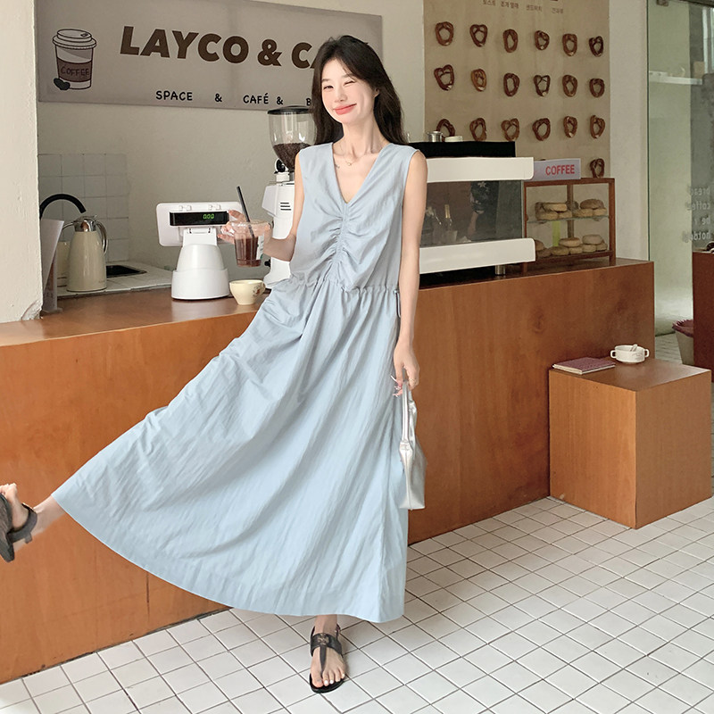 法式蓝色无袖背心连衣裙女夏2025新款露背长裙大方得体超好看漂亮图片