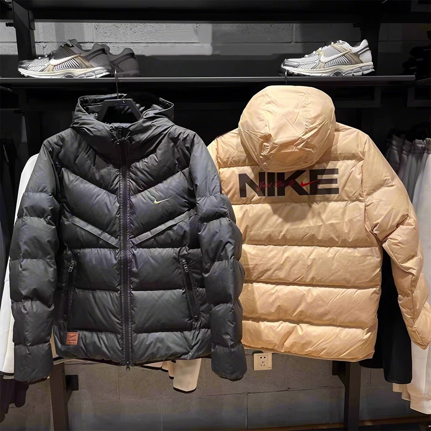 NIKE/耐克男女款防风羽绒服加厚夹克冬季保暖连帽运动外套HQ4183