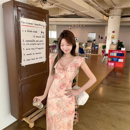 2026年夏季新款荷叶边小飞袖粉色碎花连衣裙子女法式海边度假长裙