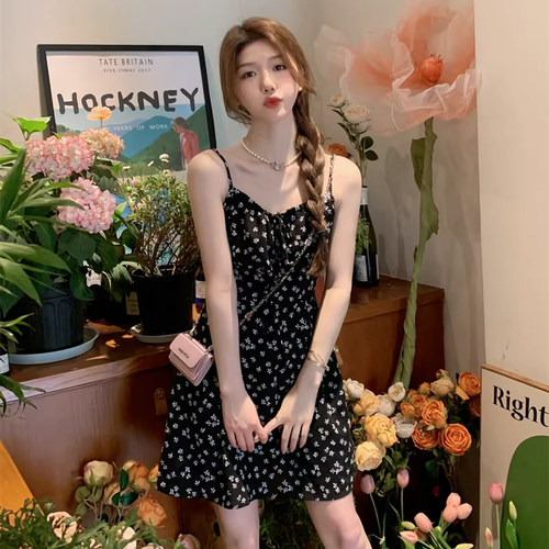 碎花修身吊带连衣裙女装夏季新款法式连衣裙复古小个子短裙A字裙