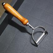 圆木柄削皮器不锈钢水果刨土豆苹果削皮刀刮皮刨刀家用老式 削皮刀