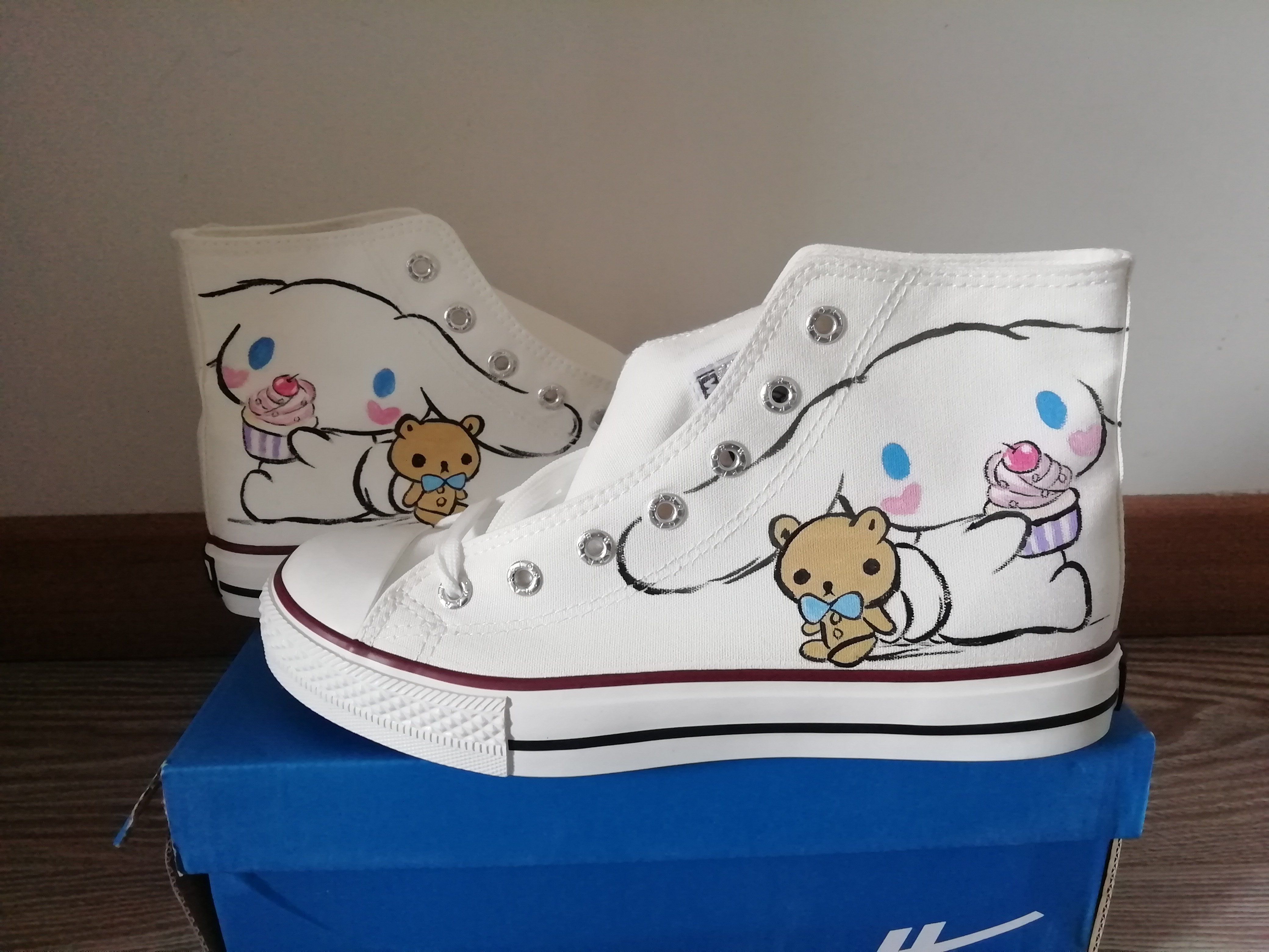 月桂狗手绘涂鸦鞋女高帮帆布鞋卡通圆头绑带定制2023春夏