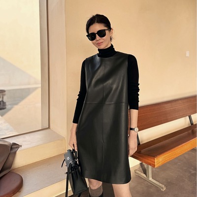 无袖直筒连衣裙简约遮肉真皮长裙