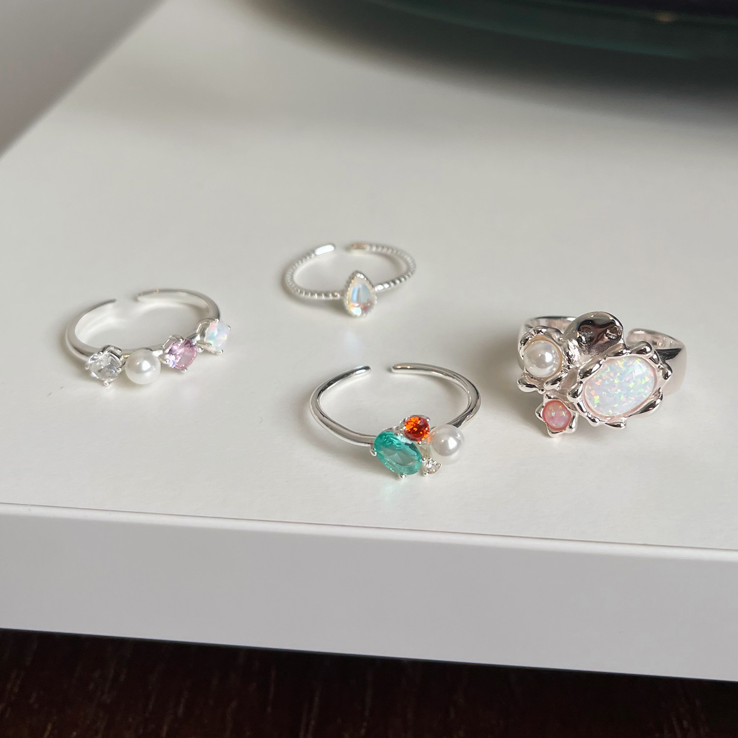 通体925银镶嵌锆石叠戴幻彩戒指