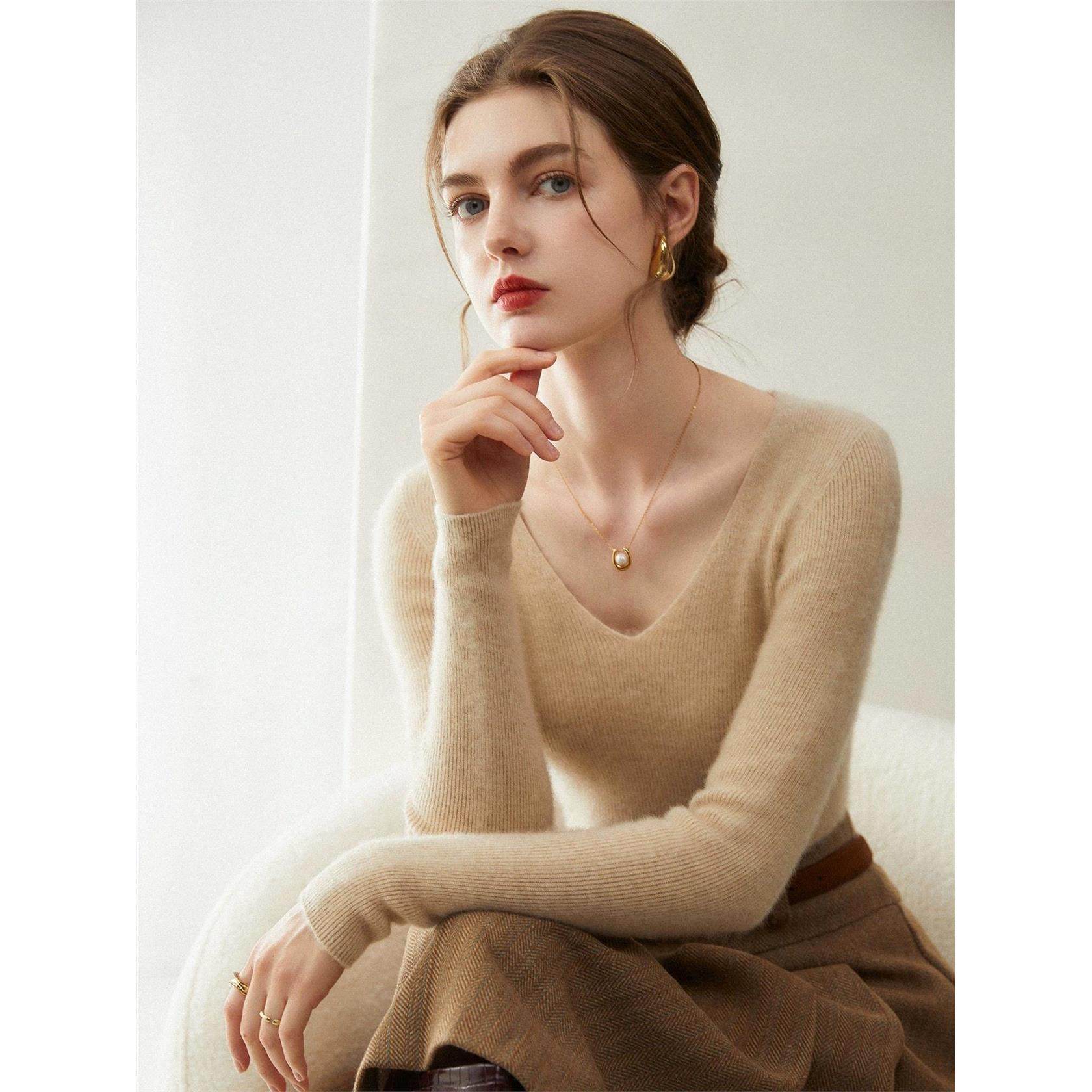 无缝一线成衣羊绒衫女V领修身毛衣秋冬季新款针织羊毛打底衫内搭