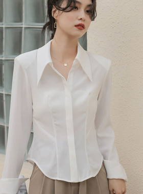 早秋款设计感小众高级法式尖领白色衬衫女士修身显瘦气质缎面上衣