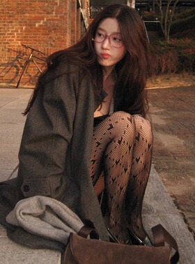 现货超绝电影氛围感慵懒随性松弛爱心图案提花镂空网袜连裤袜丝袜