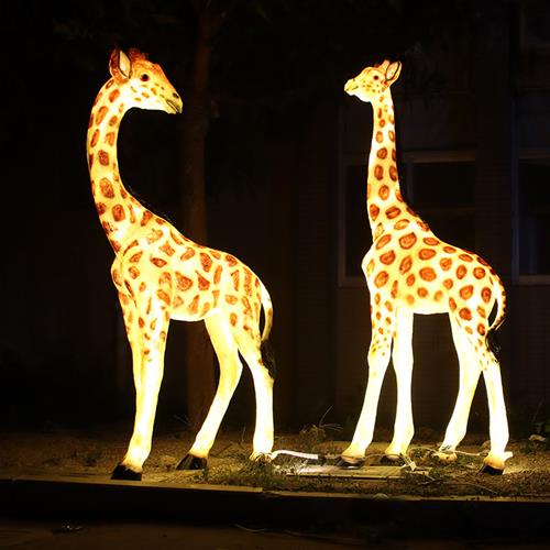 仿真长颈鹿玻璃钢雕塑户外大型发光假动物模型幼儿园装饰落地摆件