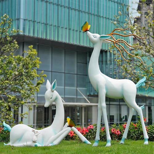 抽象梅花鹿玻璃钢公园户外大型雕塑园林草坪景观卡通装饰白鹿摆件