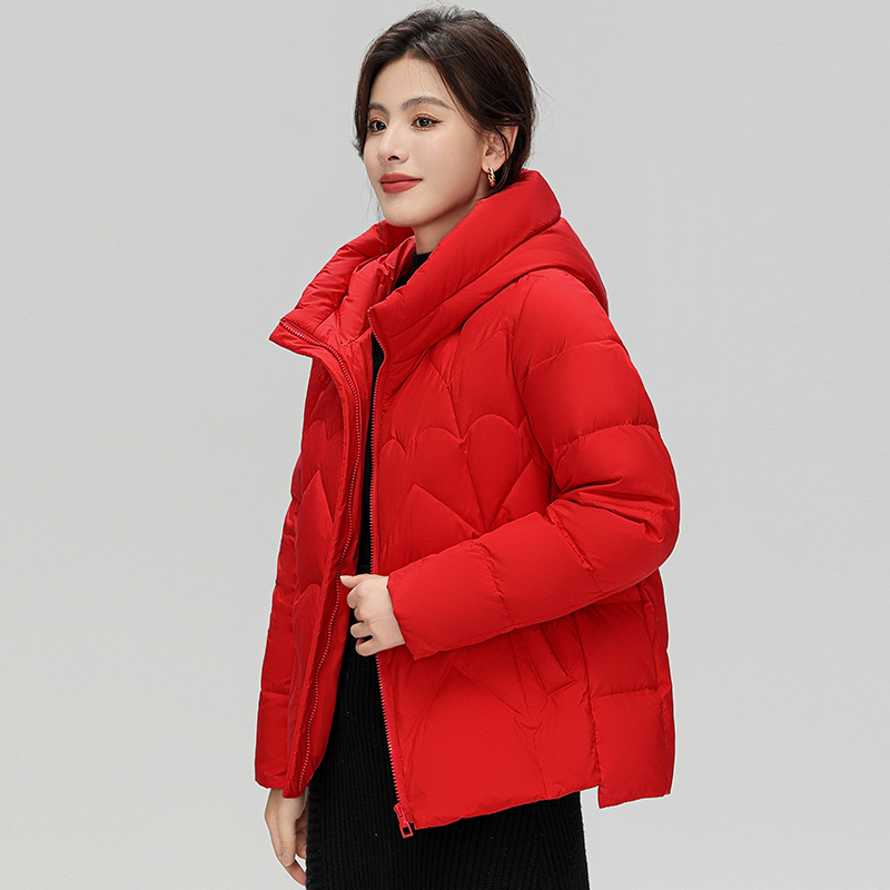 中老年短款记忆面料羽绒服雪中飞