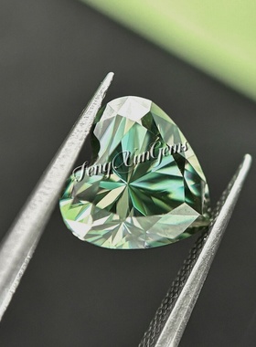绿色原色心形100%莫桑钻裸石带证书净度VVS1 18K金首饰品主石