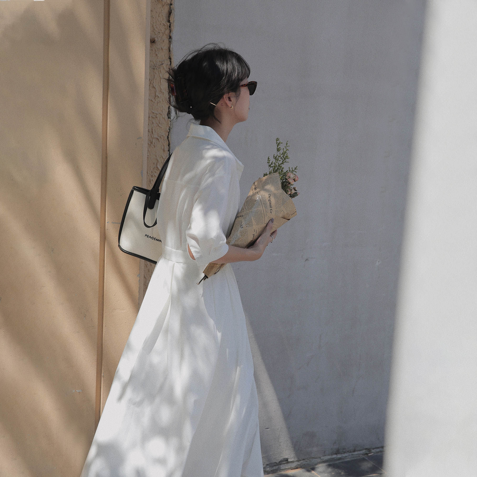 绿古力赫本风连衣裙女秋2020年新款收腰显瘦衬衫领中长款白色裙子