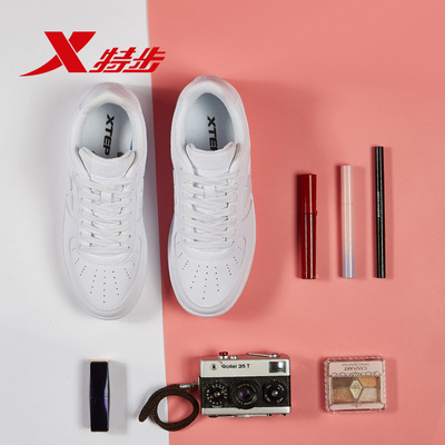 特步女鞋板鞋秋冬季百搭休闲鞋小白鞋女子跑步鞋潮鞋子白色运动鞋