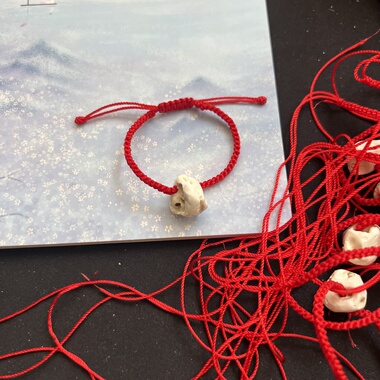 原色天然生猪精骨不漂白出门防惊红绳手链脚链宝宝孕妇成人新生儿