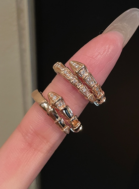 玫瑰金窄版满钻白贝母头尾钻蛇形戒指女轻奢小众网红蛇骨食指环女