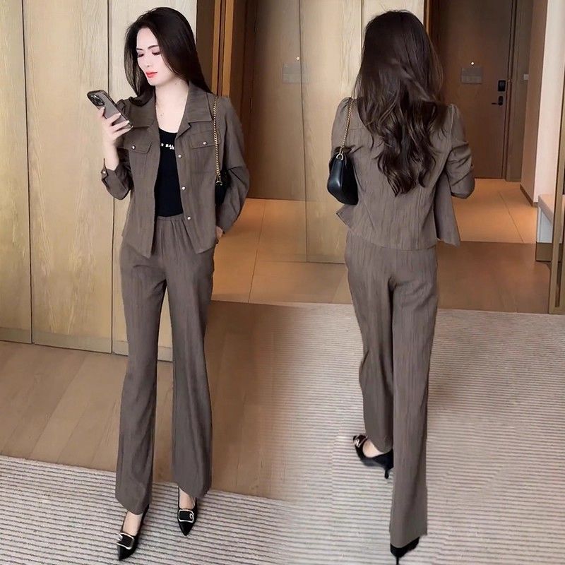 时尚套装女士2025年春秋季新款运动短款外套阔腿裤休闲花纹两件套