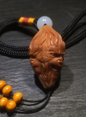 文玩雕刻大圣单粒橄榄核悟空单籽手把件橄榄胡雕刻3面大圣吊坠