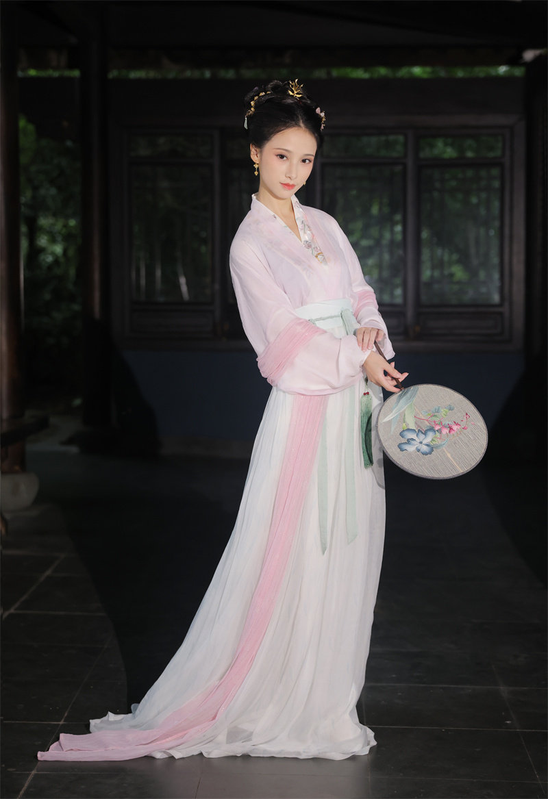 簪花阁2022年桑蚕丝浅交领日常