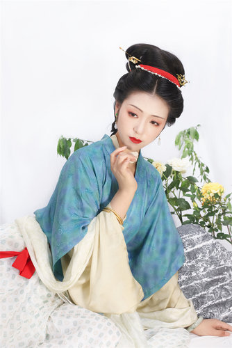 如梦令丨簪花阁汉服定制丨 宋制真丝浅交领半袖襦裙套装春秋日常