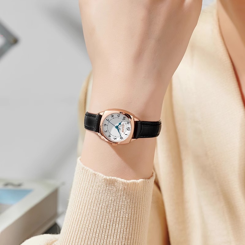 【爆款推荐99+】简约气质女表