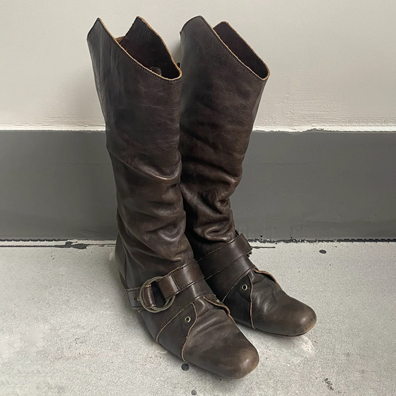 여성을위한 복고풍 유럽과 미국의 벨트 버클 서부 카우보이 부츠 2023 새로운 두꺼운 뒤꿈치 둥근 발가락 패션 슬리브 나이트 부츠 트렌드