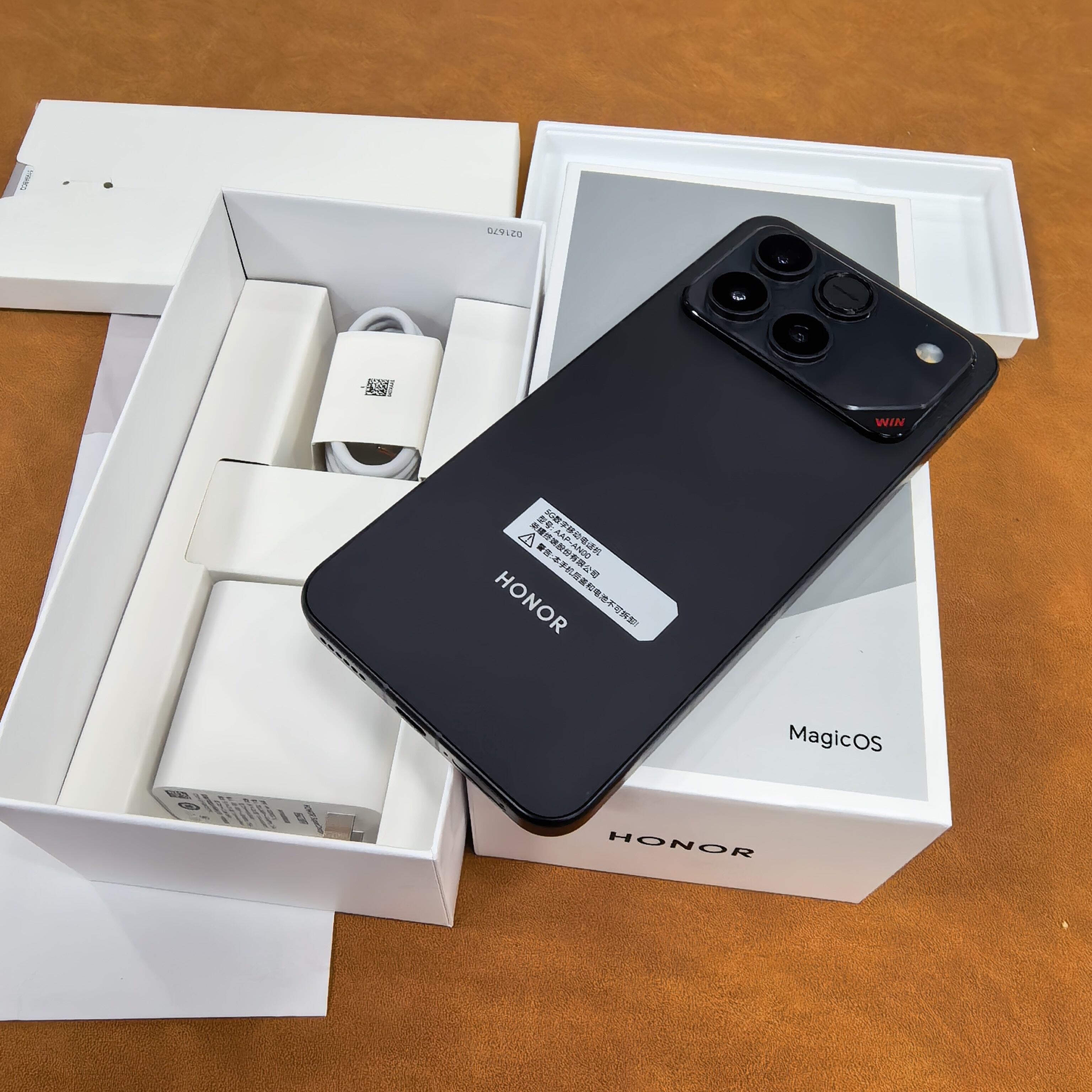 honor/荣耀 WIN第五代骁龙青海湖电池185Hz超高刷游戏