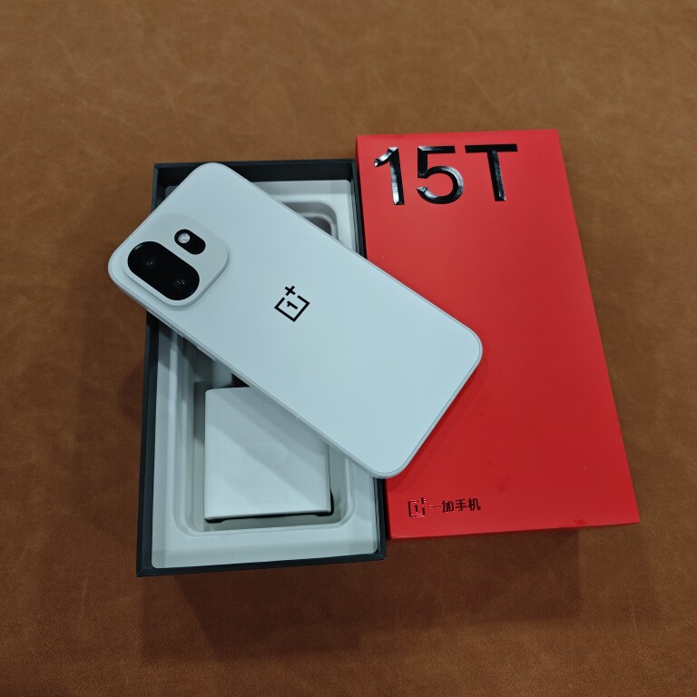 开封激活OnePlus/一加 一加 15T 第五代骁龙8至尊 完美全套齐全