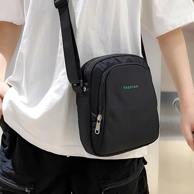 便携男士纯色贴身单肩包
