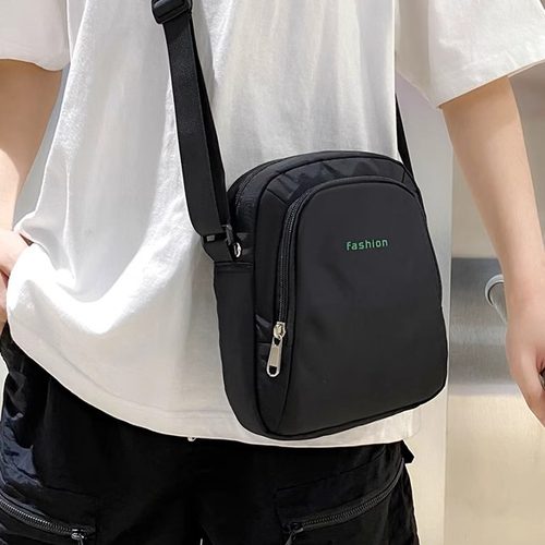 便携男士纯色贴身单肩包