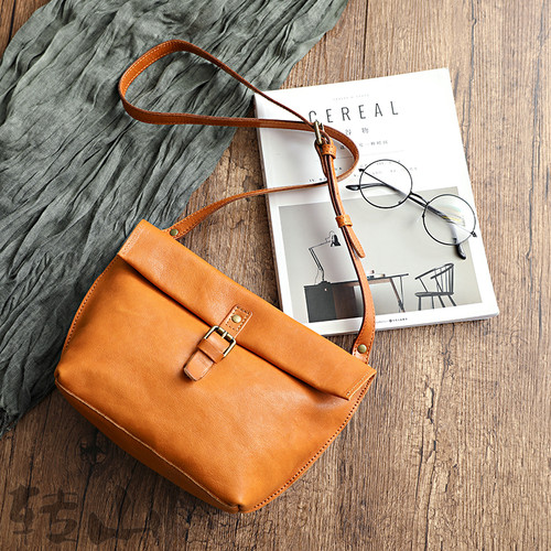转山手工牛皮复古风柔软通勤包包
