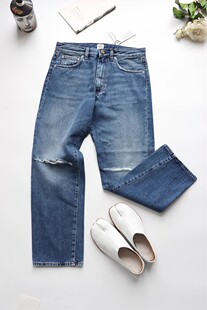 232 195 740 TOTEME膝盖破洞扭缝做旧直筒牛仔裤 国内现货秋季