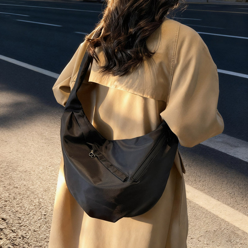 斜挎包女2025新款女士挎包男饺子女包男士胸包男款包包休闲小背包,箱包皮具/热销女包/男包,托特包,淘宝优惠券,粉丝福利购,淘宝优惠卷