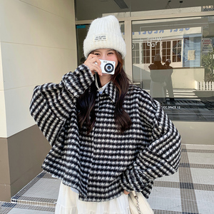 黑白拼色千鸟格短款毛呢外套女秋冬超火好看高级小众加厚夹克上衣图片