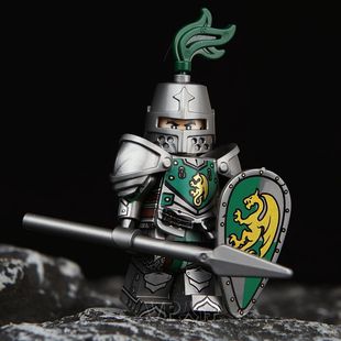 中世纪骑士乌鸦骑士盔甲版盾牌全套人仔武器儿童益智拼装积木玩具
