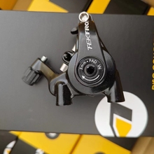 tektro彦豪MD-C550公路车碟刹平装夹器双边机械线碟带转换座 C310