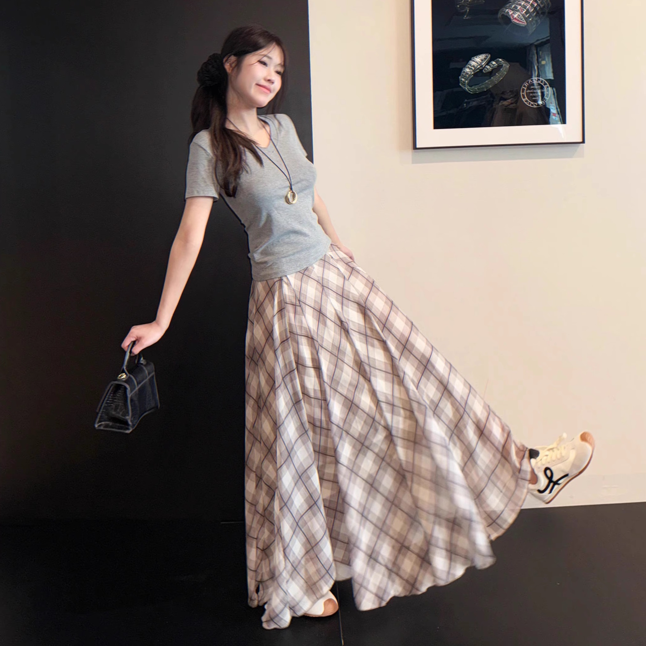 aassss 半身裙女高级感垂感飘逸浅咖格纹长裙新款温柔风显瘦A字裙
