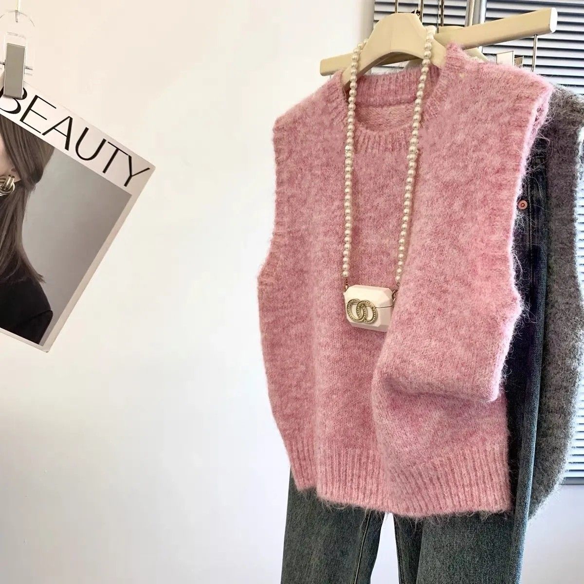 温柔系叠穿粉色洋气圆领针织马甲